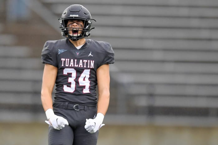 Tualatin.Central-Catholic.6A-football-final.Leon-Neuschwander.18
